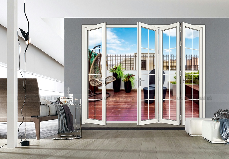 加盟系統(tǒng)門窗廠家，應(yīng)注意哪些事項？埃菲爾折疊門 爵士白