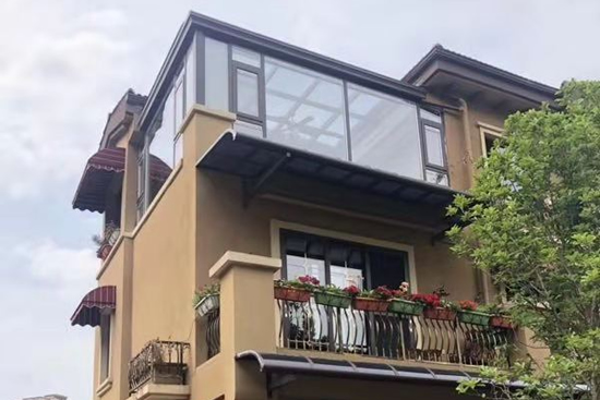 想要提高居家生活質(zhì)量，你家里需要一道伊盾安全門(mén)窗！112702